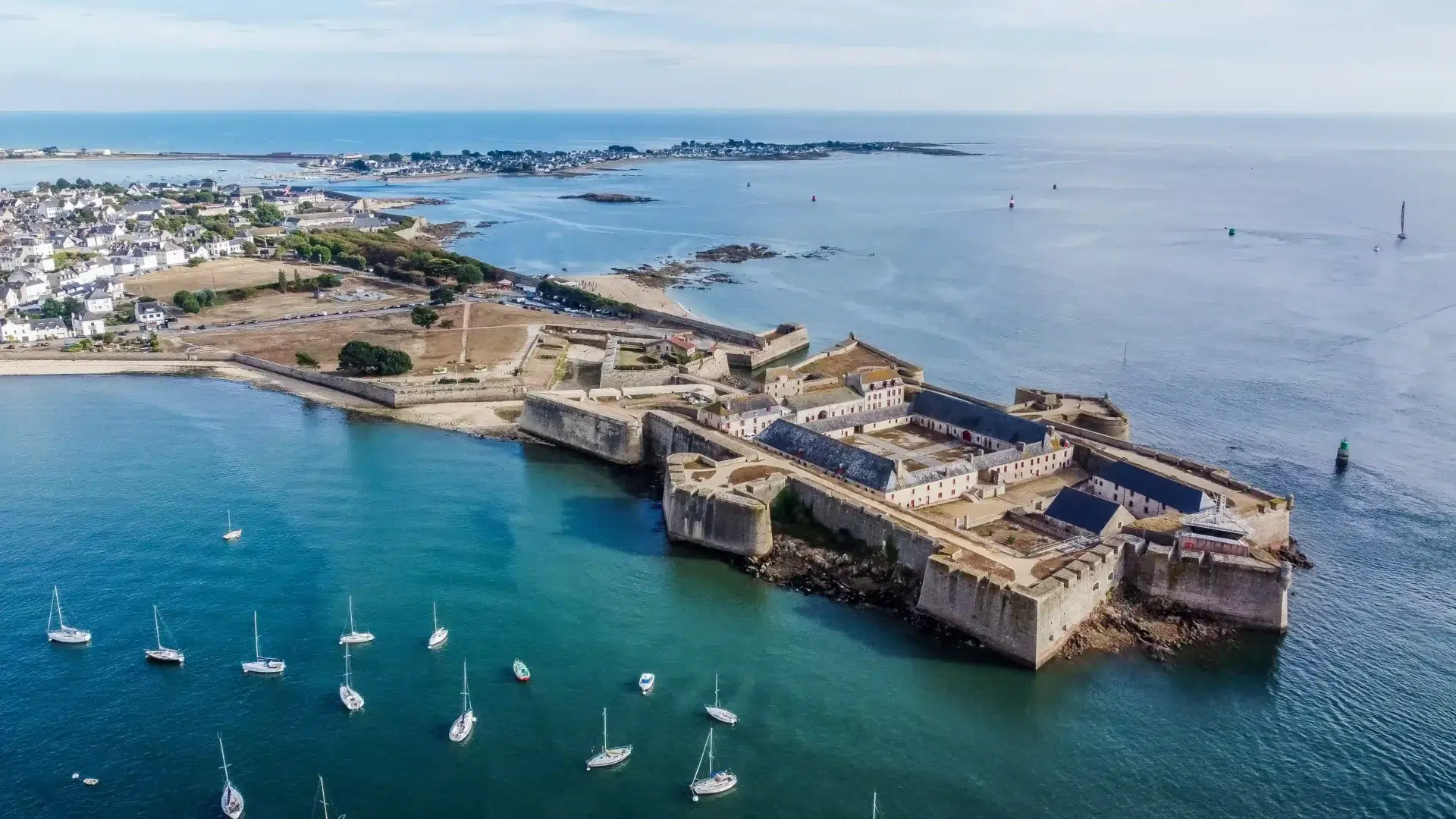 Visite du port de Lorient dans le Morbihan.