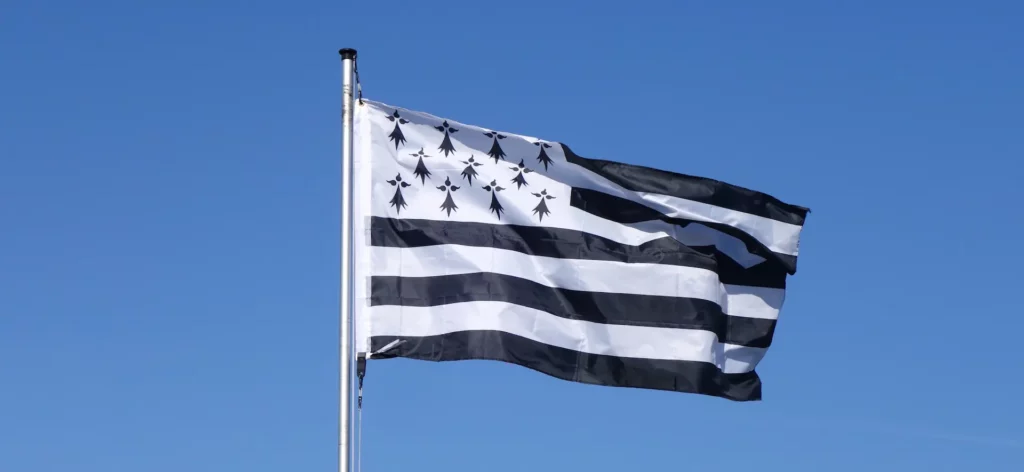 Drapeau de la Bretagne.